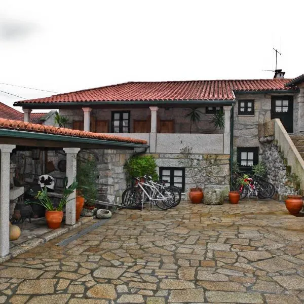 Casas do Cavaleiro Eira, hotel in Soajo