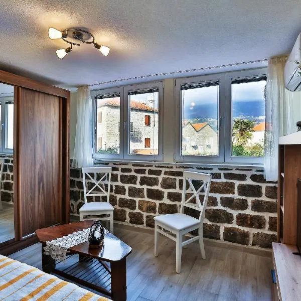 Basilica Apartments, hotel v Budvi