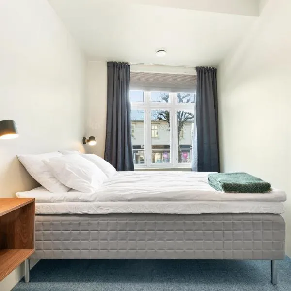 Central Guest House - Bedroom with private Bathroom, hotel in Stavanger