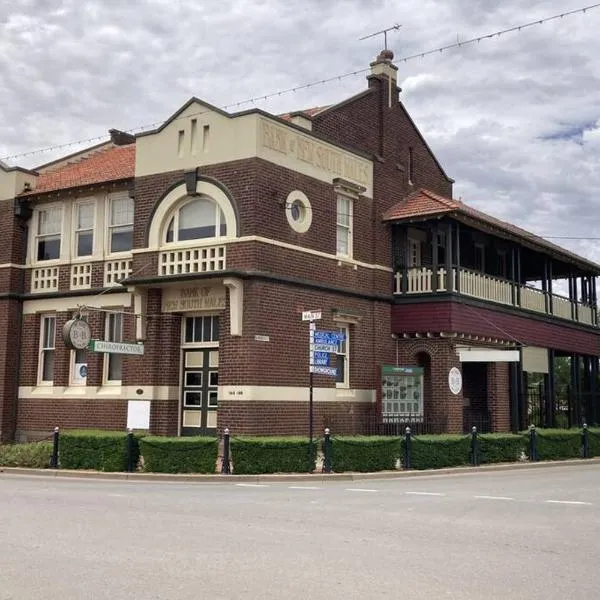 The Bank Main Street Apartment, hotell sihtkohas West Wyalong