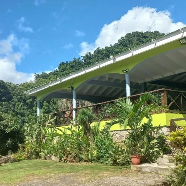 Aura Dominica, hotel em Roseau