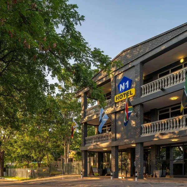 维多利亚瀑布城N1营地酒店，位于维多利亚瀑布的酒店
