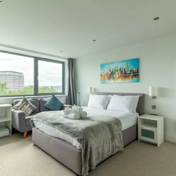 2 BR | Attractions | Hotel like, hotel a Bristol