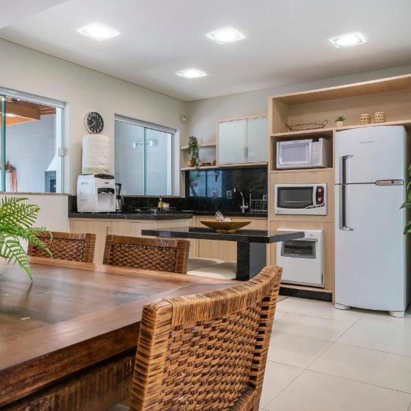 Triplex com 03 suítes e banheira hidromassagem