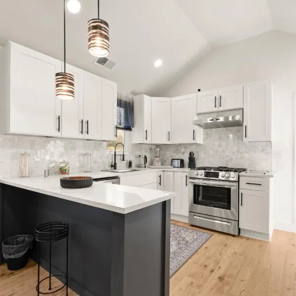 New Decatur Bungalow, hotel v destinaci Decatur