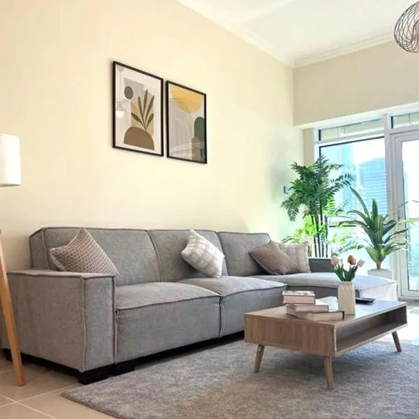 Lakeview 1BR, 3 Min to Metro HOT SUMMER DEAL，位于迪拜的酒店
