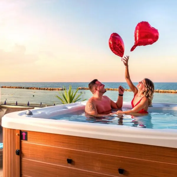 You & Me Beach Hotel, hotel v Rimini