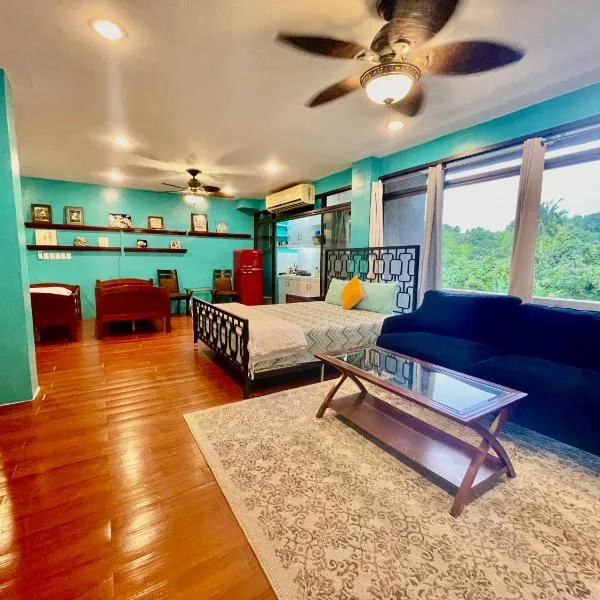 Ngermid Oasis-XL Studio With Kitchen & Scenic Views, hotel v destinaci Koror