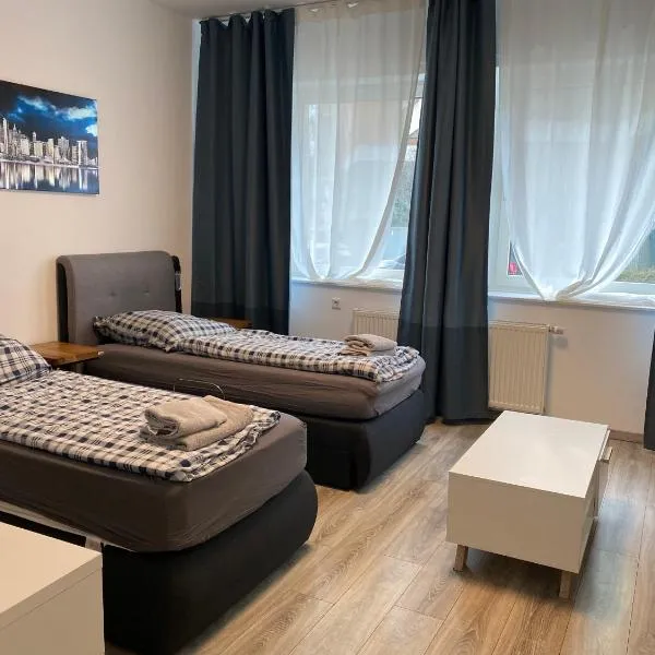 Holiday Apartments - Free Parking - WiFi - Kitchen, hotel in Essen