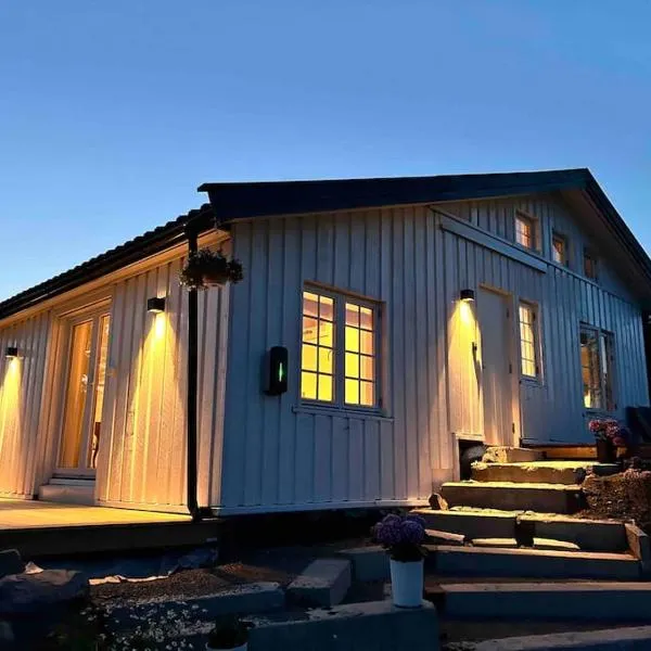 Gezellig huisje met mooi uitzicht, Hotel in Holmestrand