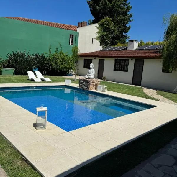 Like at Home Ezeiza, hotel v destinaci Ezeiza