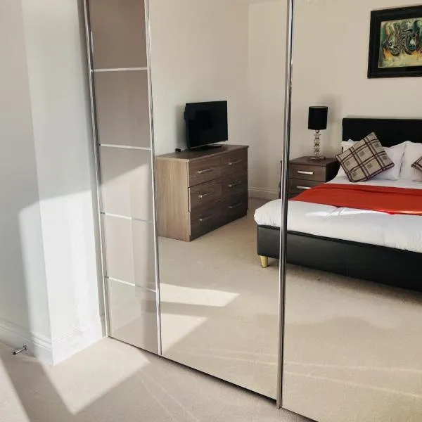 Elegant Double Room with private bathroom in Central Reading, hotel in Reading