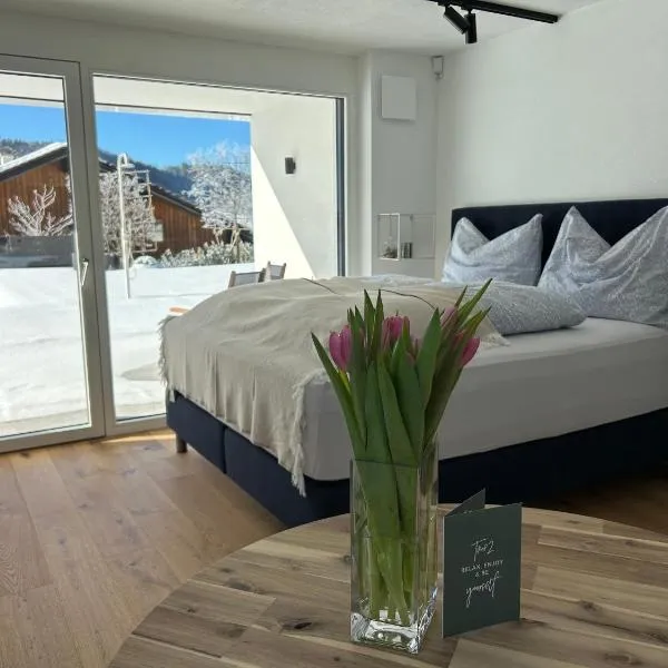 place2be - with infinity pool, hotel in Faistenau