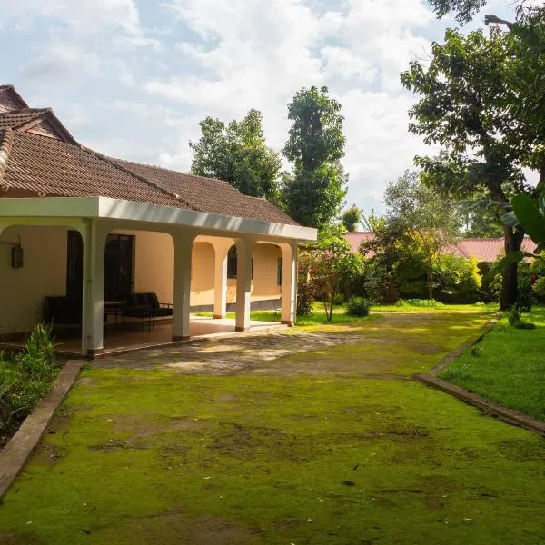 The House of Black and White, Hotel in Arusha