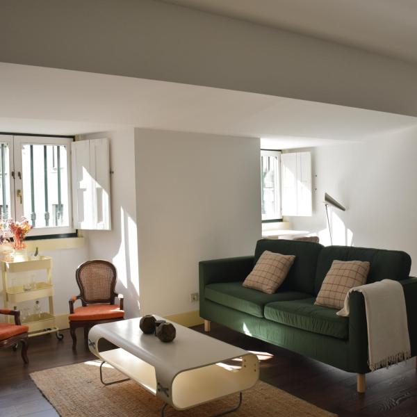 S. Bento Studio w/ Garage, Lisbona