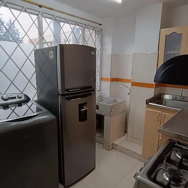 Apartamento amoblado a excelente precio, hotel in Bogotá