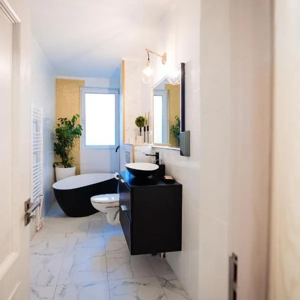Complex Omnia - Apartamente Husi, hotel a Huşi
