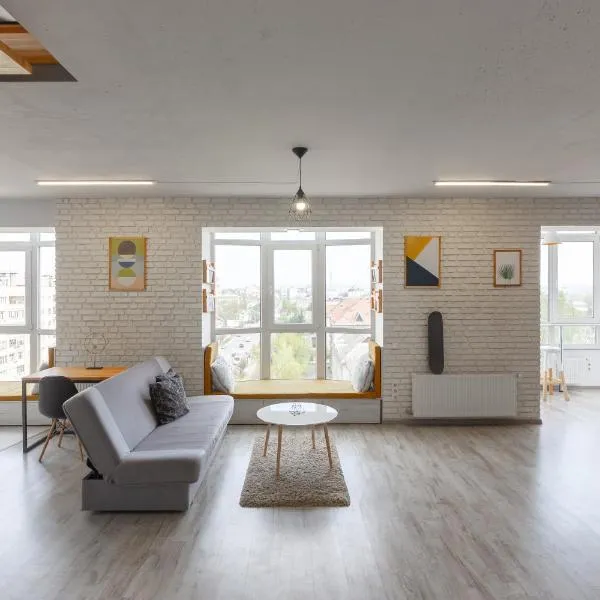 Loft Apartment, hotel v destinaci Ivano-Frankivsk