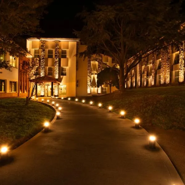 Hotel Intersur La Cumbre โรงแรมในลากุมเบร