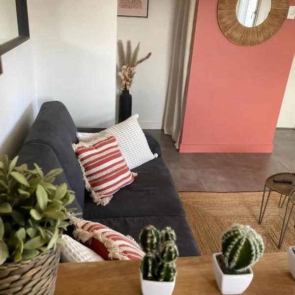 Les Mirandelles - vue/accès lac, hotel in Le Bourget-du-Lac