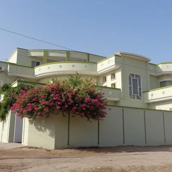 Royal Castle, hotel v Rahimyar Khane