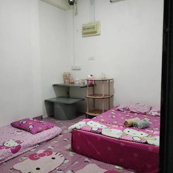 Hello Kitty Backpackers, ξενοδοχείο σε Semporna