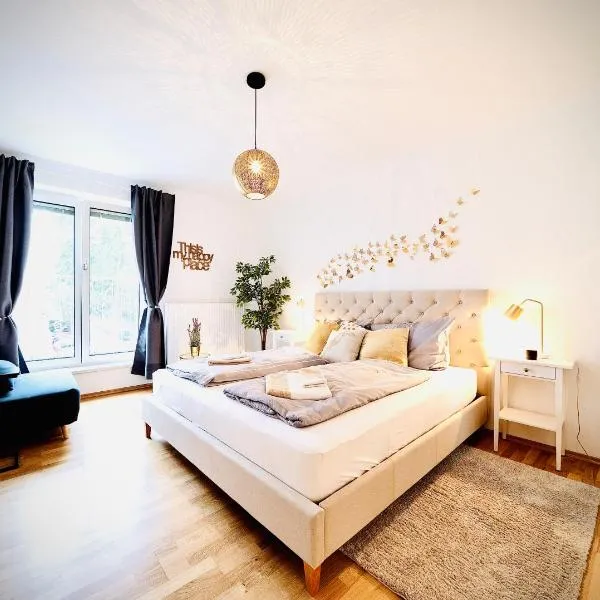 GOLDEN SPACE close to Schönbrunn by JR City Apartments, hotel a Viena