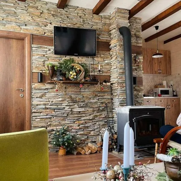 Restuarant-Apartments T'ga za jug Lazaropole, hotel en Lazaropole