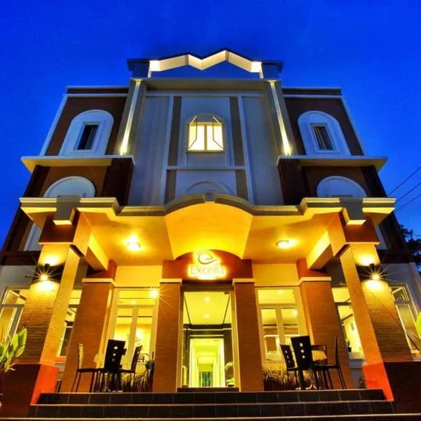 Excella Hotel, hotel en Ubon Ratchathani