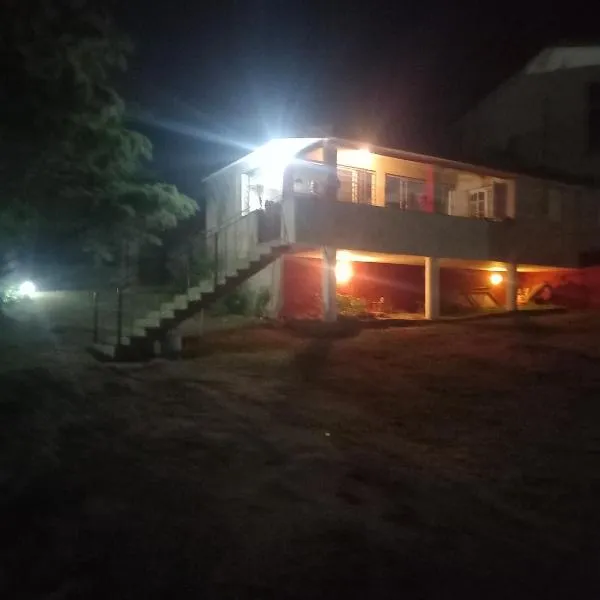 MIRADOR DEL LAGO - La Vista, hotel v destinaci Villa Parque Siquiman