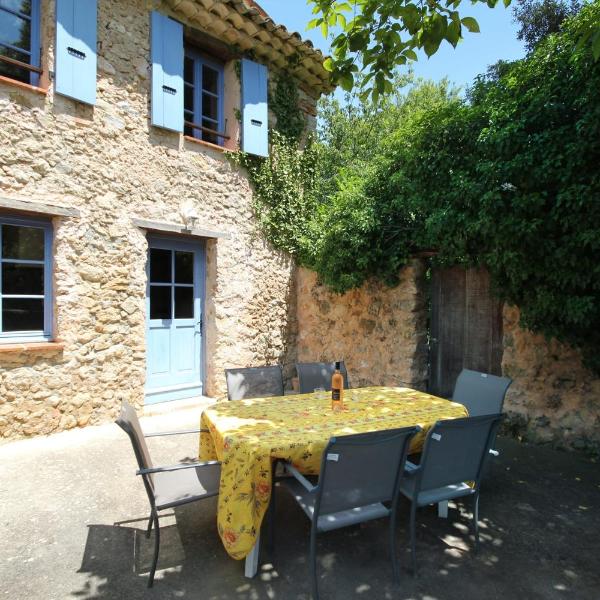 Lou Penequet a charming Mas in Provence with shared pool countryside