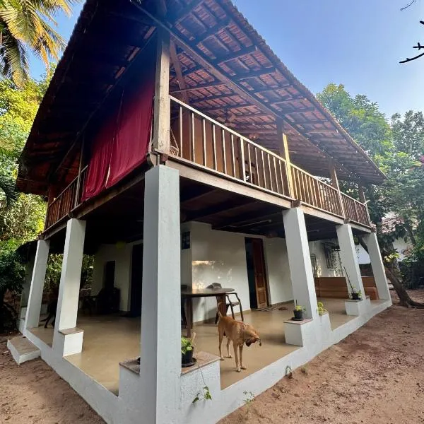 The Sunset Chalet，位于安君纳的酒店