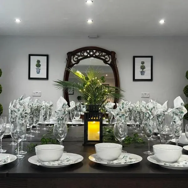 The Cheshire Gathering - With Hot Tub, hotel in Chester