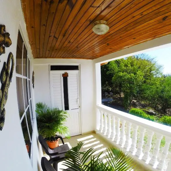 Native Lodge Brisas del Sur, ξενοδοχείο σε Providencia