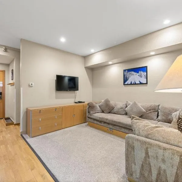 Palisades Tahoe Lodge Rentals Studio #211, hotel en Olympic Valley