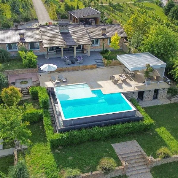 Lake House by NIVO, hotel en Pavlovci