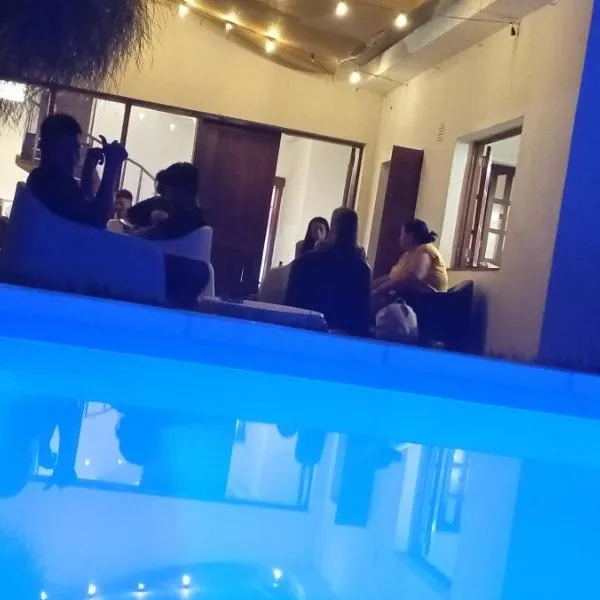 Güemes Hostel Cordoba, hotel in Cordoba