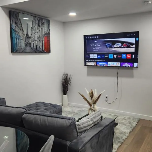 에드먼턴에 위치한 호텔 Modern 2 Bedroom Basement Suite at West Edmonton