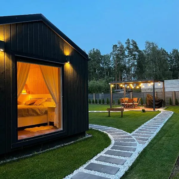 Romantic Holiday House Nandi Rezidence Janupietis, hotel in Mellupi