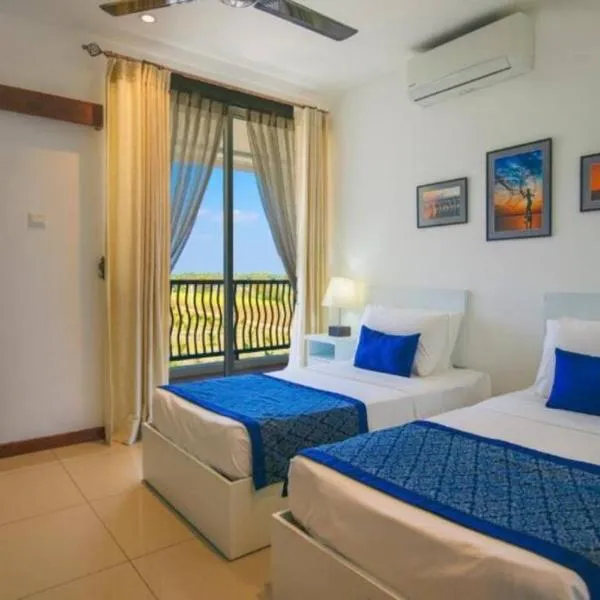 Oceanfront condo 3-2-01- Nilaveli, ξενοδοχείο σε Nilaveli