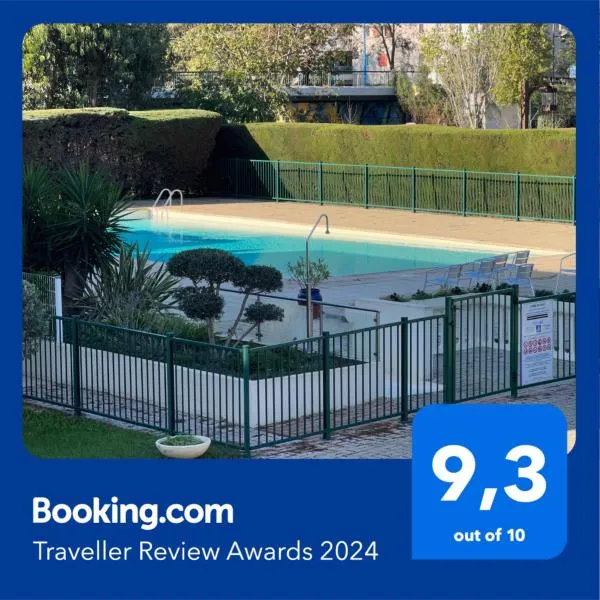 T2 avec Véranda et Piscine à Mandelieu La Napoule, hotel in Mandelieu-la-Napoule