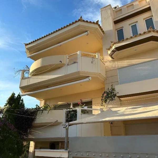 Villa in Voula 5 mins from the Beach, hotel in Athens