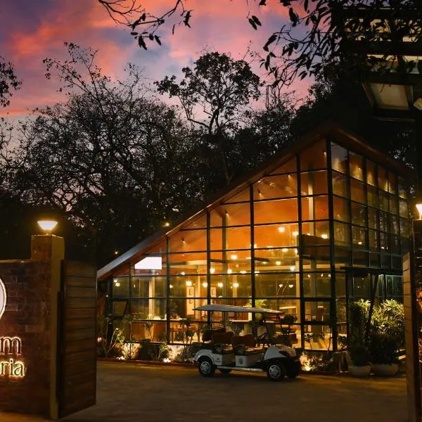 Neelam Foresteria Resort, hotel in Pachmarhī