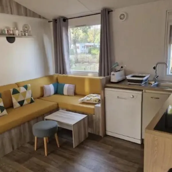 MOBIL-HOME 3 CHAMBRES LA TESTE DE BUCH, hotel in La Teste-de-Buch