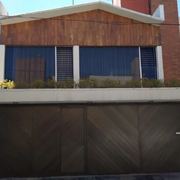 Habitación amplia cerca de Tlalpan, hotel en Ciudad de México