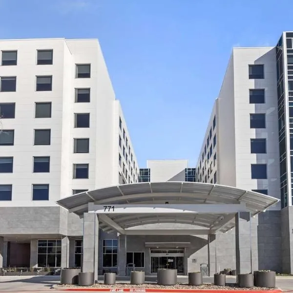 Embassy Suites By Hilton Irving Las Colinas, khách sạn ở Irving
