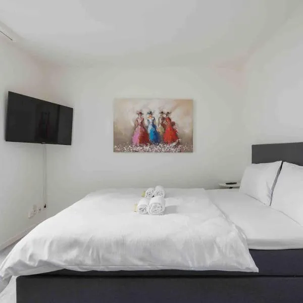 Viesnīca Urban Oasis with Queen Bed and View BE-29 Cīrihē