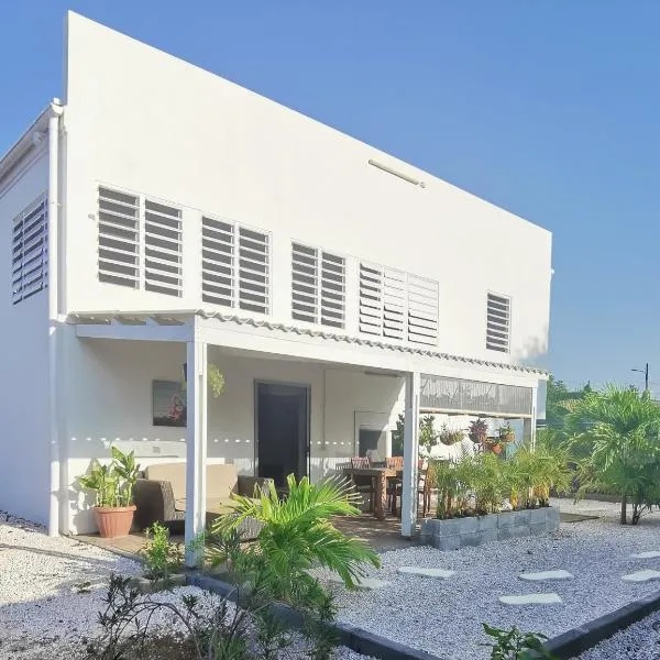 Guesthouse Fuik, hotel v destinaci Willemstad