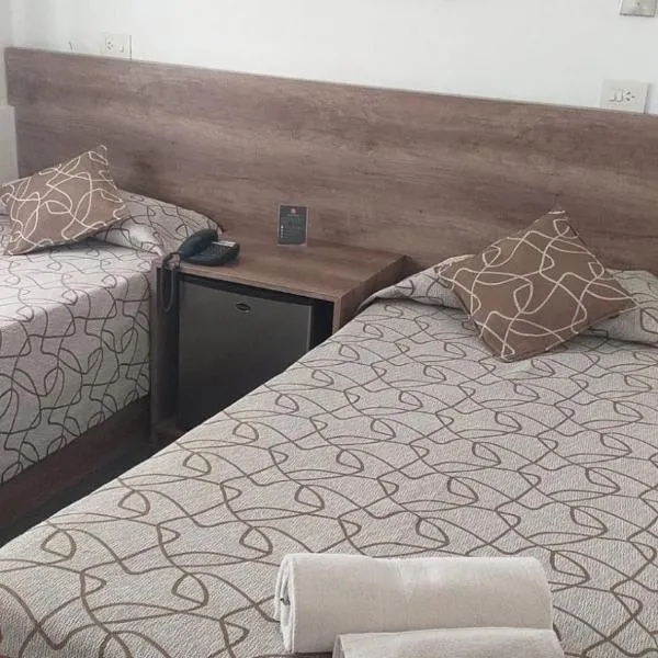 HOTEL ROMA DE TANDIL、タンディルのホテル