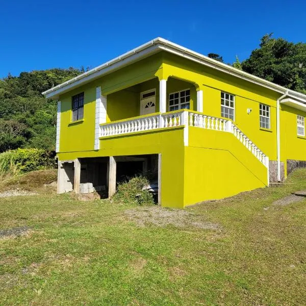 Tim's & Mag's Home Stay, hotel u gradu 'Roseau'